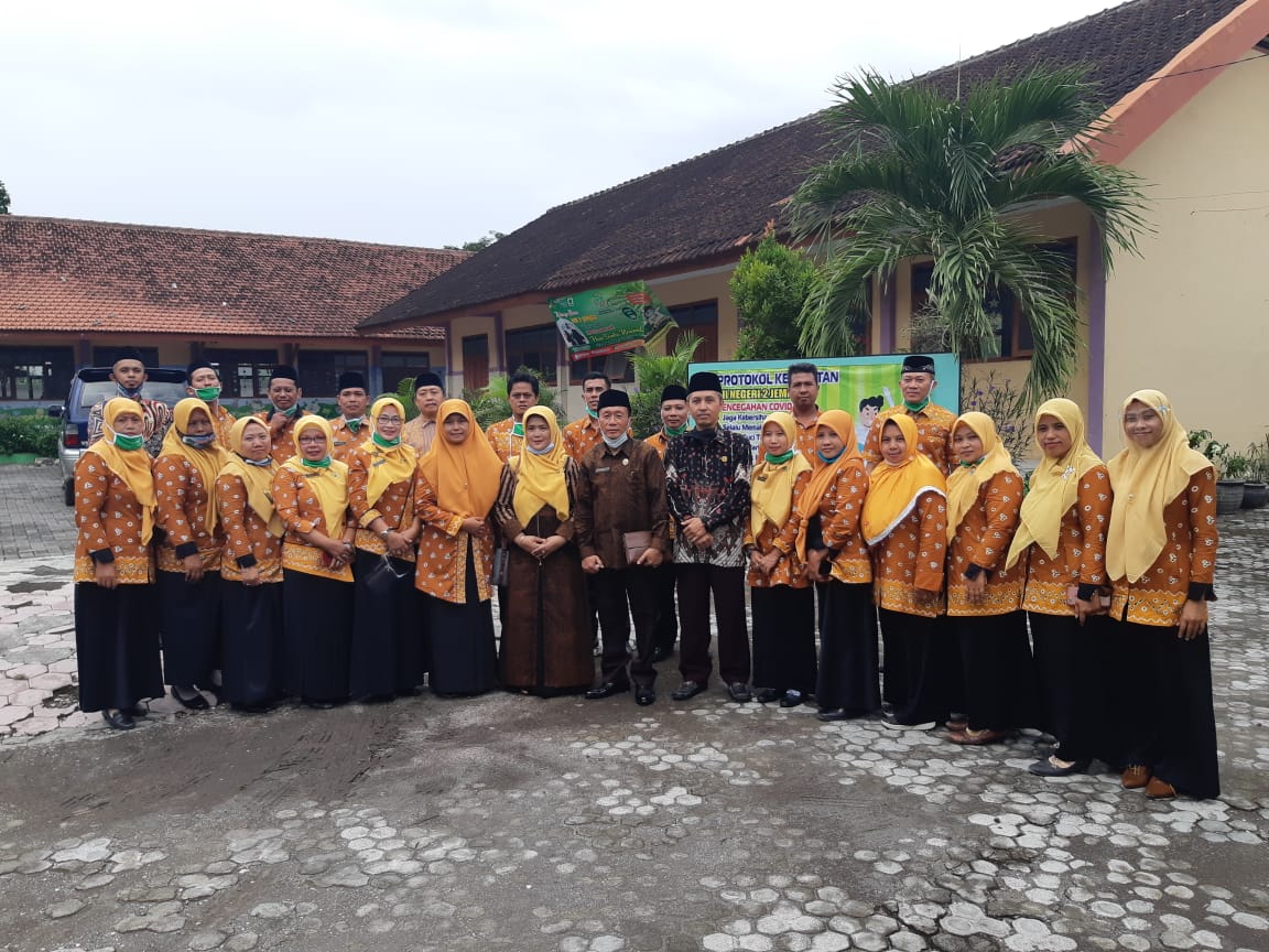 Keluarga Besar MIN 2 Jember