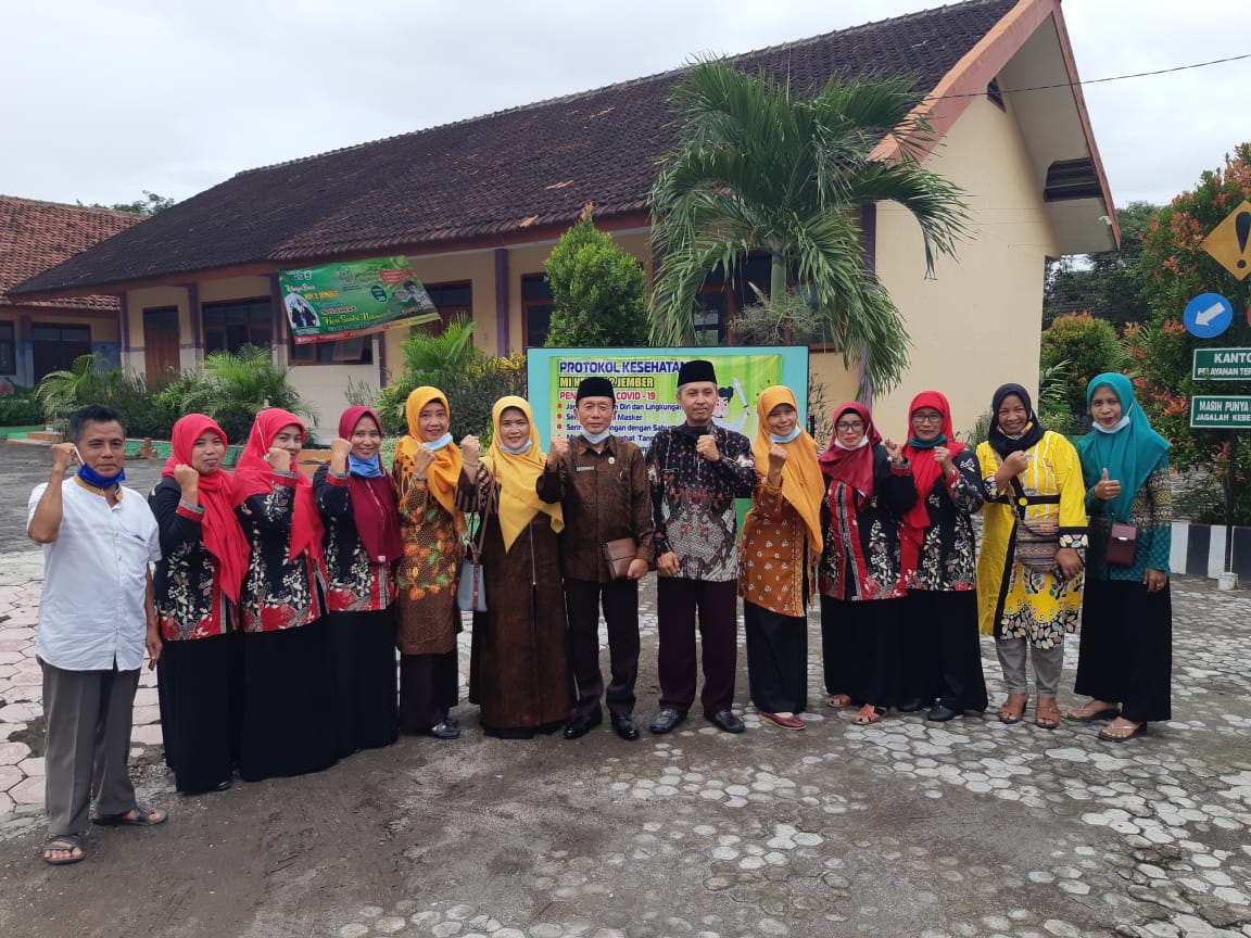 Keluarga Besar RA Perwanida 18 Balung Beserta Komite Madrasah